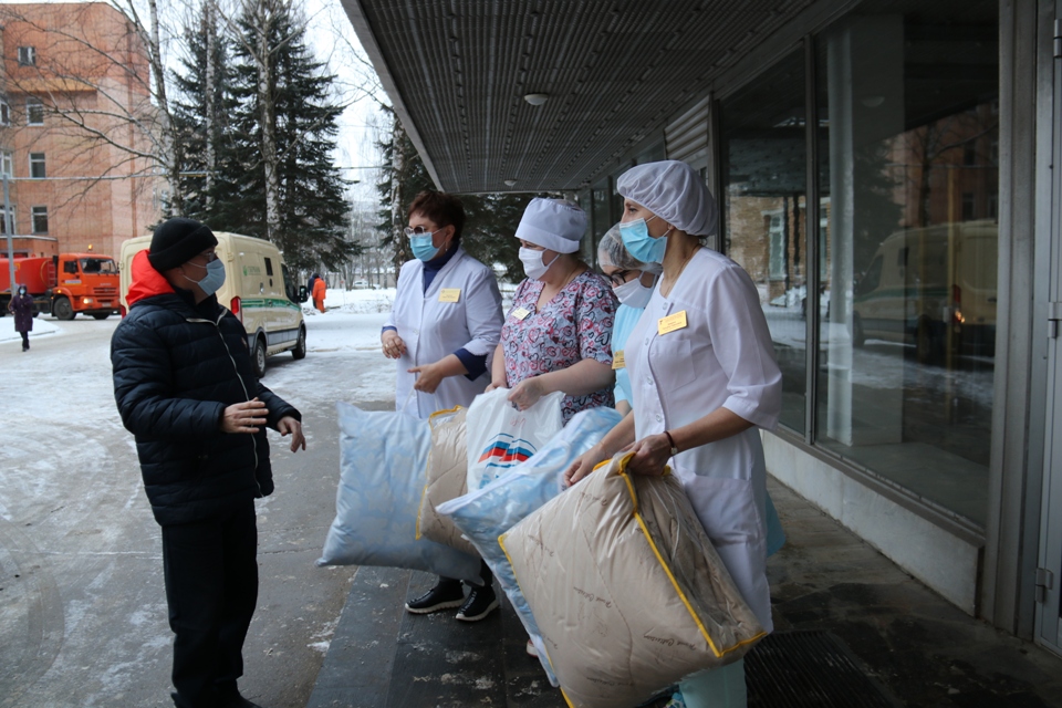 Помогаем 24. Гуманитарная помощь врачам. Гуманитарная помощь больницам. Гуманитарная помощь Тула. Волонтёры 4 больницы на Тульской.