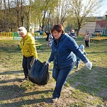 Инна Шевелева приняла участие в уборке оздоровительной площадки «Притяжение»