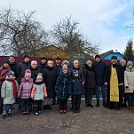 Инна Шевелева и жители поселка Михалково почтили память павших защитников Отечества