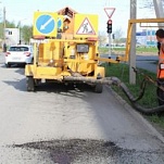 В Туле продолжается ремонт дорог пневмонабрызгом