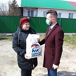 Алексей Ионов привез продукты пожилым тулякам