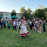 Для жителей улицы Маршала Жукова организовали праздничное мероприятие