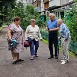 Владимир Суслин обсудил с туляками благоустройство двора