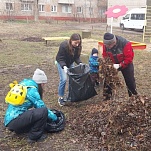 Анастасия Дементьева приняла участие в общегородском субботнике