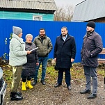 Борис Воловатов принял участие в приемке детских площадок, оборудованных по проекту «Наш город»