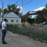 Евгений Смолянинов ознакомился с ходом строительства амбулатории в Менделеевском