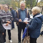 Владимир Суслин принял участие в приемке дворовой территории