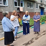 В Пролетарском округе благоустроили дворы по ФСГС