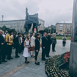 На площади Победы в День памяти и скорби прошла церемония возложения цветов