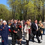 На Всехсвятском кладбище почтили память защитников Отечества