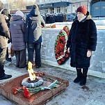 В Пролетарском округе почтили память павших защитников Отечества